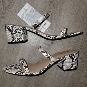 Amazon Essentials | Women's Shoes Thin Two Strap Heeled Slides